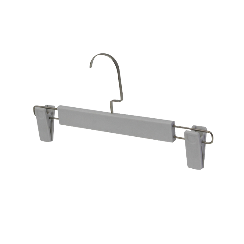Fashion Forward: Attracting Customers with Durable Plastic Hangers
